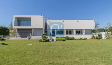 House 5 Bedrooms in Nogueira e Silva Escura