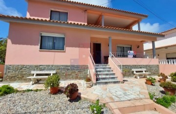 House  in Nossa Senhora do Pópulo, Coto e São Gregório