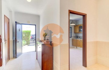 House 3 Bedrooms in Monte Gordo