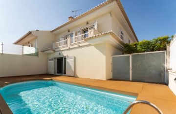 House  in Carcavelos e Parede