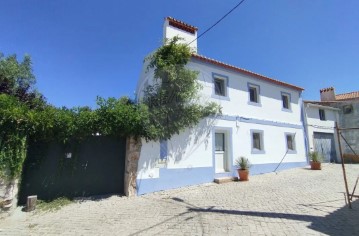 Maison 3 Chambres à Gáfete