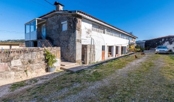 House 5 Bedrooms in Caires