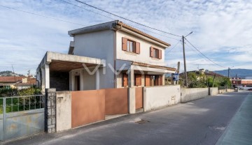 House 3 Bedrooms in Ferreiros, Prozelo e Besteiros