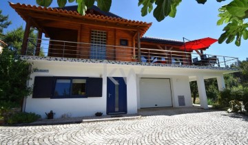 House 3 Bedrooms in Lourosa