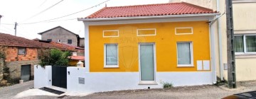 House 2 Bedrooms in Barcouço