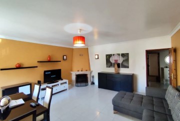 Apartamento  em Massamá e Monte Abraão