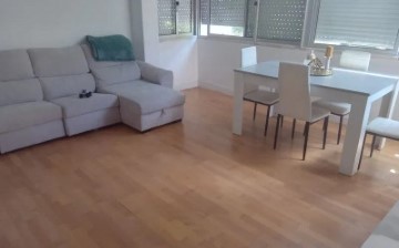 House 2 Bedrooms in Odivelas