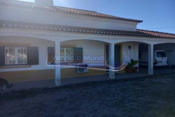 House 3 Bedrooms in Benavente