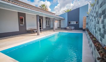 House 4 Bedrooms in São Mateus da Calheta