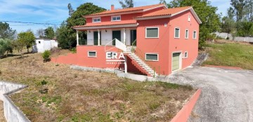 House 4 Bedrooms in Chão de Couce