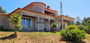 House 5 Bedrooms in Roge