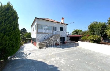 Maison 3 Chambres à Santa Marta de Portuzelo