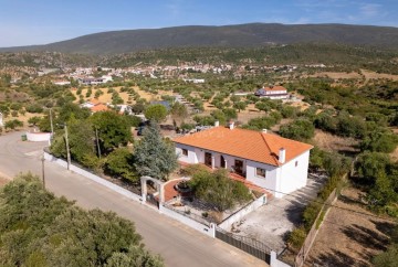 House 3 Bedrooms in Pedrógão