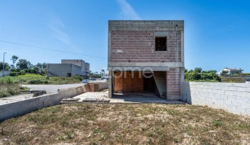 Moradia 4 Quartos em Castêlo da Maia