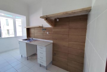 Apartamento 3 Quartos em Massamá e Monte Abraão