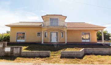 Maison 3 Chambres à Guia, Ilha e Mata Mourisca