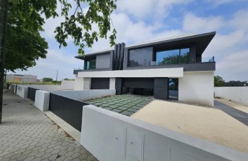 Casa o chalet 4 Habitaciones en São João da Madeira