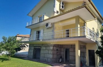 Casa o chalet 5 Habitaciones en Póvoa de Lanhoso (Nossa Senhora do Amparo)