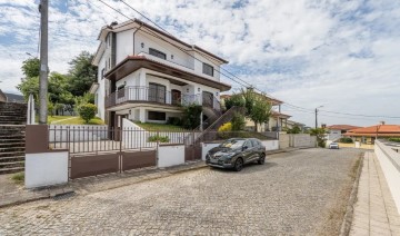 House 5 Bedrooms in Ferreiros e Gondizalves