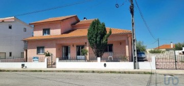 House 4 Bedrooms in Castelo Rodrigo