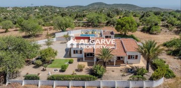 Maison 4 Chambres à Santa Bárbara de Nexe