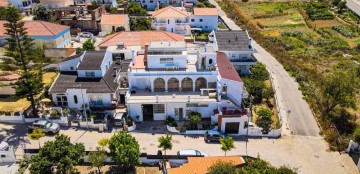 House 5 Bedrooms in Caparica e Trafaria