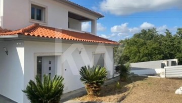 House  in Parceiros e Azoia