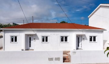 House 3 Bedrooms in Vila Verde