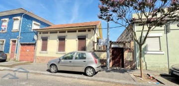 Maison 3 Chambres à Custóias, Leça do Balio e Guifões