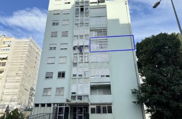 Apartamento 2 Quartos em Santo António dos Cavaleiros e Frielas