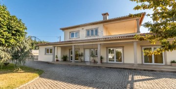 Maison 4 Chambres à Tondela e Nandufe