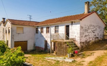 Maison 3 Chambres à Valadares