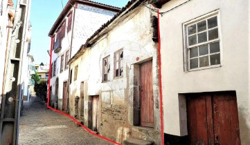 Maison 8 Chambres à Trevões e Espinhosa