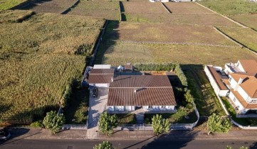 Moradia 3 Quartos em Praia da Vitória (Santa Cruz)