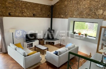 House 2 Bedrooms in Serra e Junceira