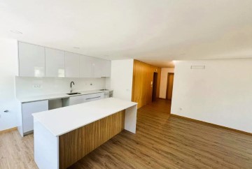 Apartment 3 Bedrooms in Braga (São José de São Lázaro e São João do Souto)