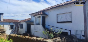 House 3 Bedrooms in Sertã