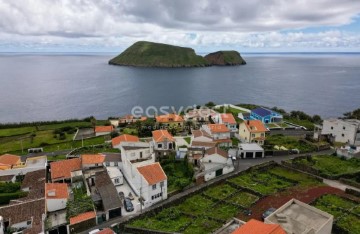 House  in Feteira