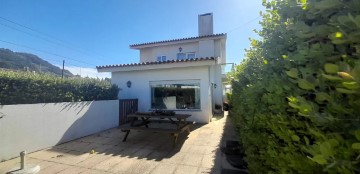 House 3 Bedrooms in Moledo e Cristelo