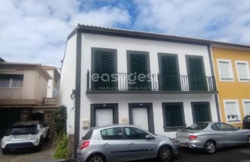 House 2 Bedrooms in Angra (São Pedro)