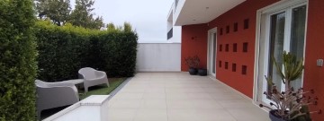 House 4 Bedrooms in Vila Franca de Xira