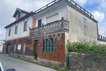 Moradia  em Lobão, Gião, Louredo e Guisande