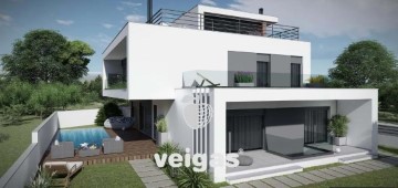 House 4 Bedrooms in Póvoa de Santa Iria e Forte da Casa