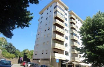 Apartamento 2 Quartos em Vila Nova de Famalicão e Calendário