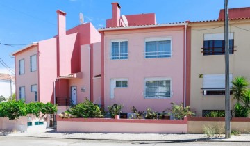 Maison 4 Chambres à Charneca de Caparica e Sobreda