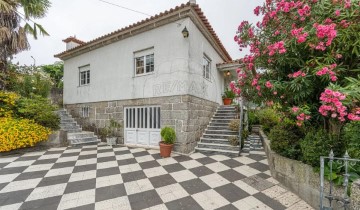 House 3 Bedrooms in Moreira de Cónegos