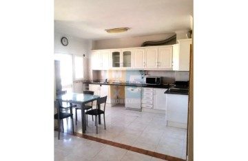 Apartment 2 Bedrooms in Faro (Sé e São Pedro)