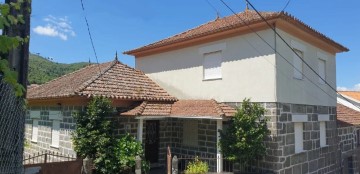 Maison  à Resende