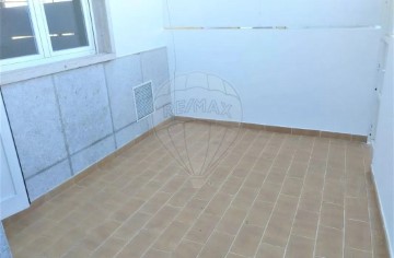 Apartamento 1 Quarto em Falagueira-Venda Nova