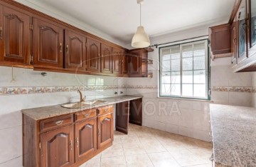 Apartment 3 Bedrooms in Bacelo e Senhora da Saúde